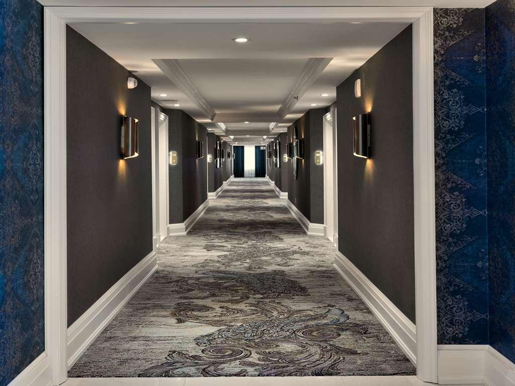 Chateau Vaudreuil Ruang foto A carpet in a hotel