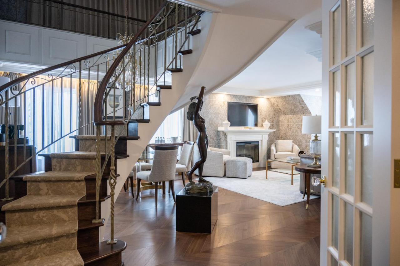 Chateau Vaudreuil Bagian luar foto Interior of a penthouse apartment